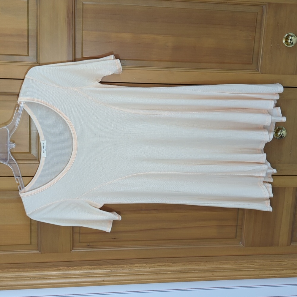 Light pink sheer scoop neck Promesa tunic top